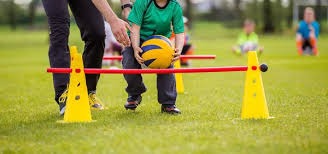 这个任意球有点可惜，踢的不错，希望今晚国足的运气有橙队这么好